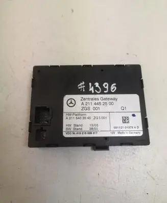 Mercedes-Benz E W211 Gateway control module A2114452500