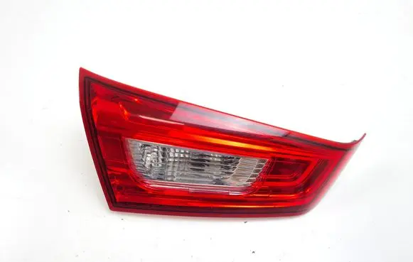 Mitsubishi ASX Tailgate rear/tail lights P9373