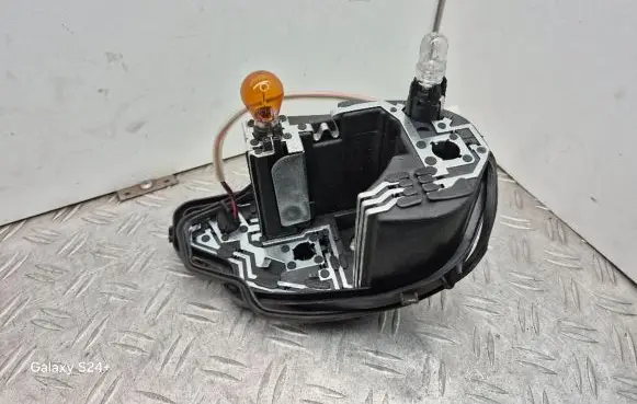 Seat Ibiza IV (6J,6P) Tail light bulb cover holder 6J3945257A W06J3945257A WO6J3945257A