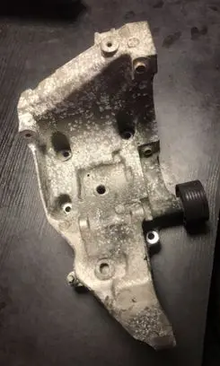 BMW 3 E90 E91 Generator/alternator bracket 7802639