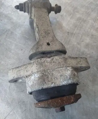 KIA Rio Engine mount bracket