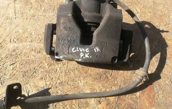 Honda Civic IX Front brake caliper