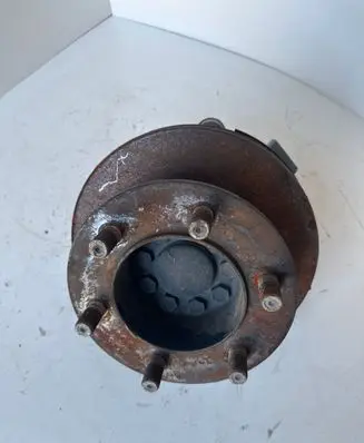 Iveco Daily 6th gen Front wheel hub spindle knuckle 5801341545 5801341539