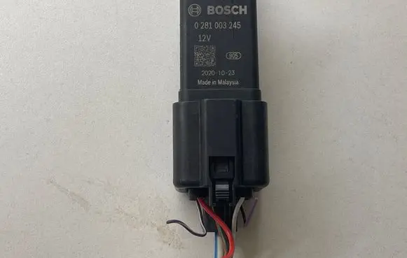 Glow plug pre-heat relay