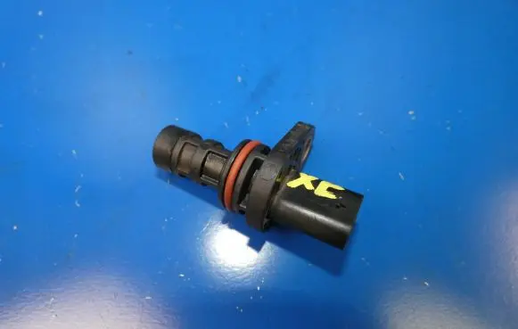 Jaguar XE Crankshaft position sensor G4D36C315AA