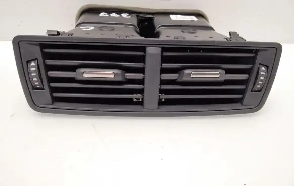 Audi Q7 4M Rear air vent grill 4M0819203 4M0819203B 09240006