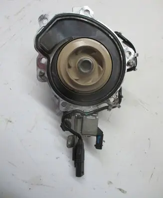 Land Rover Range Rover Evoque L551 Water pump J3P38501AC