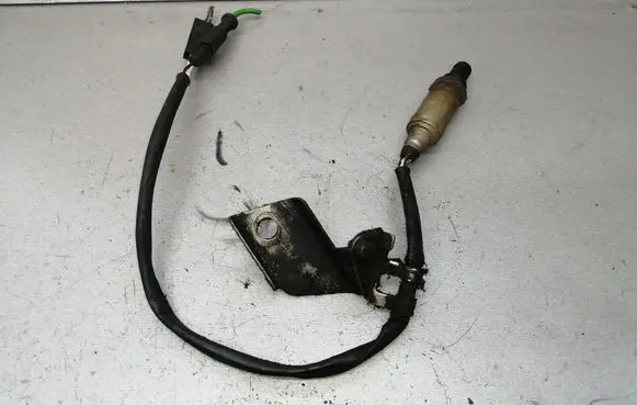 Mercedes-Benz E W124 Lambda probe sensor 0258003156 0095428717