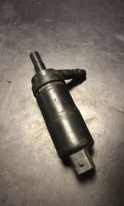 Ford Mondeo Mk III Windscreen/windshield washer pump 0392040010