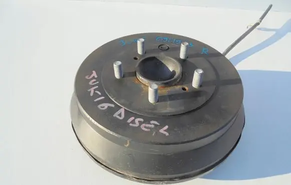 Nissan Juke I F15 Rear wheel hub