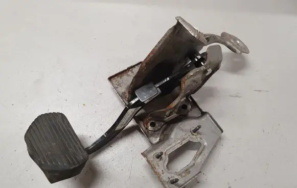 Peugeot 307 Brake pedal 9653873780