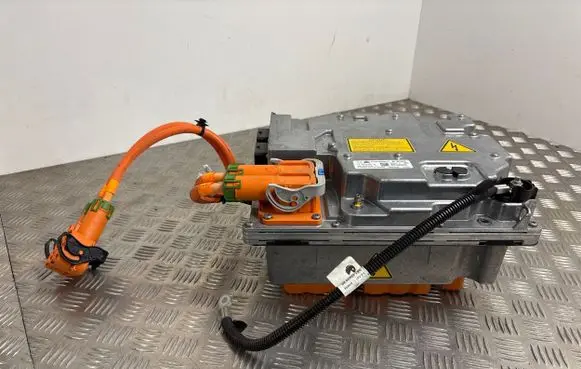 Voltage converter inverter