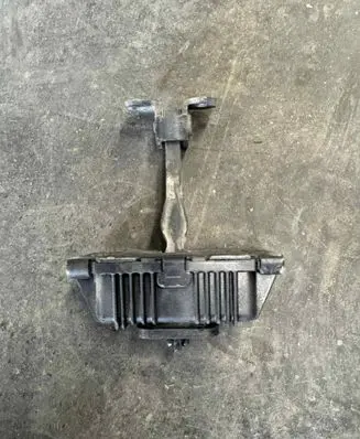 Mercedes-Benz Vito Viano W639 Front door check strap stopper 