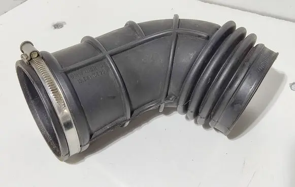 BMW 5 E39 Air intake hose/pipe 1705209 13541705209