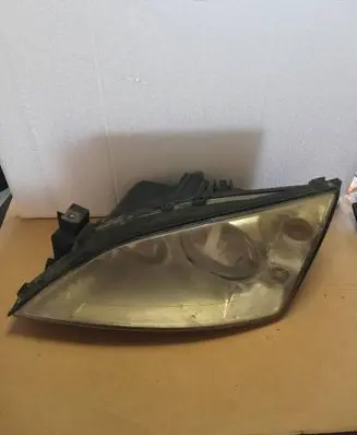 Ford Mondeo Mk III Headlight/headlamp 0301174201