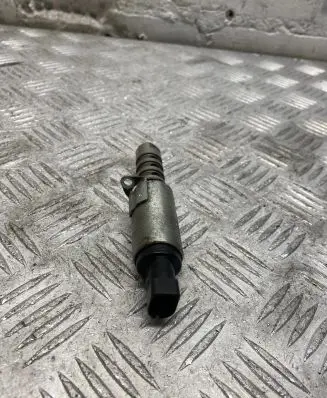 Audi A8 S8 D4 4H Camshaft vanos timing valve 06E109257J