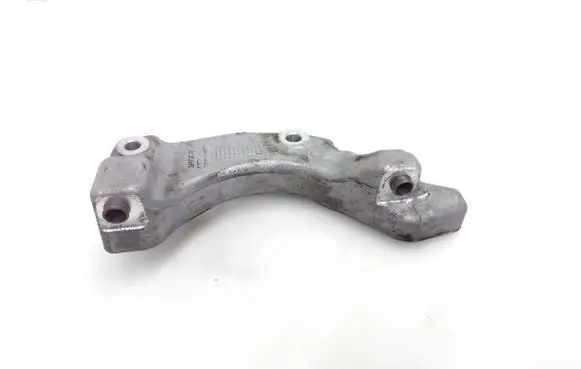 Volvo XC90 Engine mounting bracket 31401869