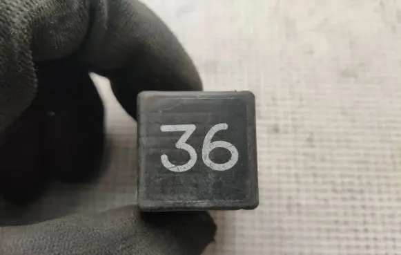 Volkswagen Transporter - Caravelle T4 Other relay 3A0951307 3SB00488504