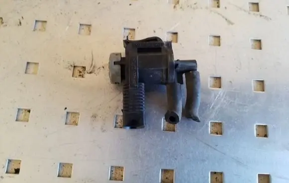 Audi A5 8T 8F Other engine bay part 1K0906283A
