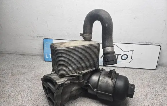 BMW 5 E60 E61 Oil filter mounting bracket 2247204 8792145