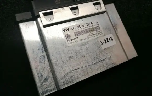 Volkswagen Golf VII Engine control unit/module 04E907309BH