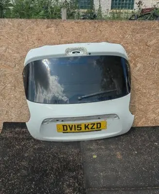 Nissan Juke I F15 Tailgate/trunk/boot lid
