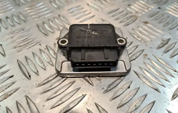 Audi 80 90 B3 Ignition amplifier control unit 191905351B