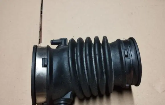 Ford Taurus Air intake hose/pipe YF1U9R504AC