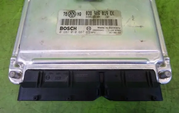 Volkswagen PASSAT B5.5 Engine control unit/module 038906019EK