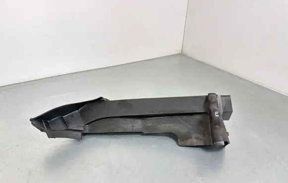 Audi Q7 4M Fender end trim 4M0821169C