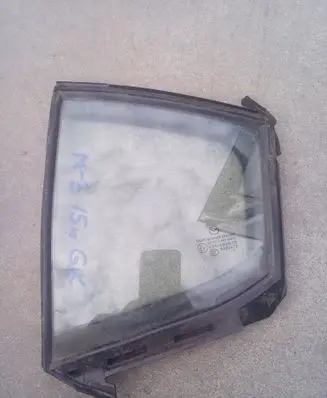 Mazda 3 II Rear vent window glass AS2