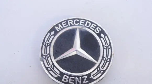 Mercedes-Benz A W176 R20 wheel hub/cap/trim A2224002200
