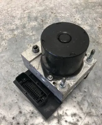Seat Ibiza IV (6J,6P) ABS Pump 6R0614517AE