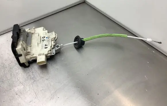 Audi A3 S3 8P Rear door lock 4F0839016 0940186
