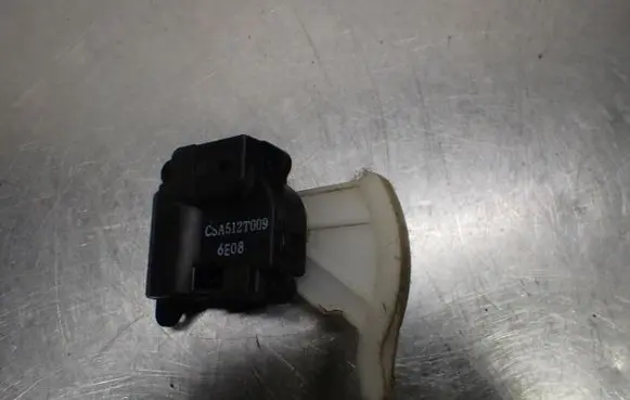 Suzuki Grand Vitara II Air flap motor/actuator CSA512T0096E08