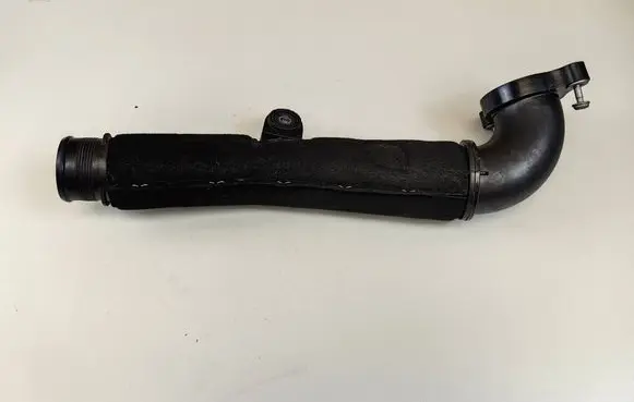 Volkswagen Tiguan Intercooler hose/pipe 04L145762AD