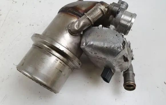 Volkswagen PASSAT B8 EGR valve cooler 04L131512BG
