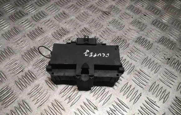 Mercedes-Benz C W203 Fuse box set 2035450803 A2035450803
