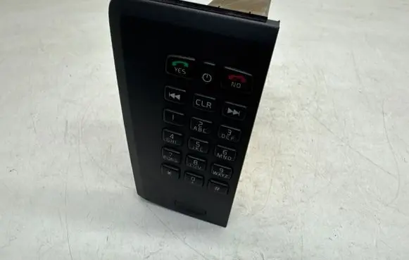 Volvo XC70 Phone keyboard 8651749