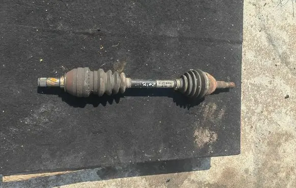 Opel Zafira B Front driveshaft 13136379