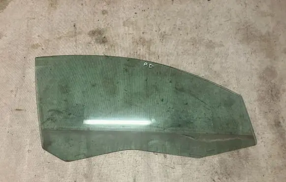 Mercedes-Benz C W204 Front door window/glass (coupe) 