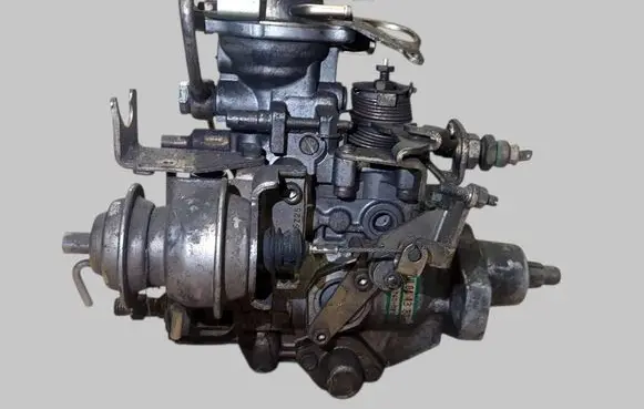 Mitsubishi Pajero Fuel injection high pressure pump 104640-0820 104740-0820