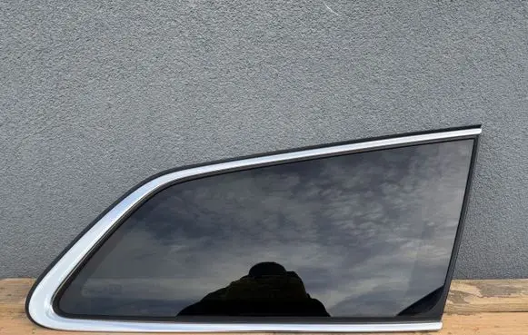 Volvo S90, V90 Rear side window 31385522