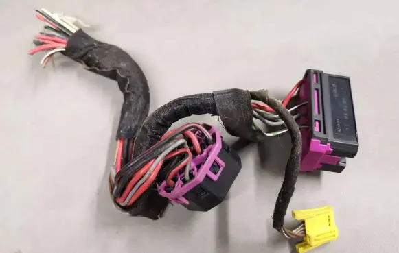 Volkswagen PASSAT B5.5 Ignition lock contact 8L0971978
