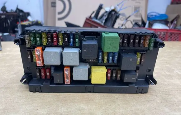 Mercedes-Benz E W212 SAM control unit A2129002627