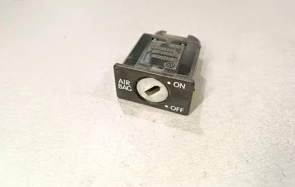 Volkswagen Golf V Passenger airbag on/off switch 1K0919237A