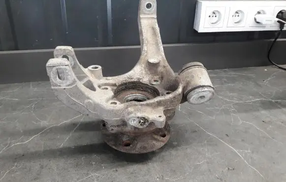 Audi A8 S8 D3 4E Stub axle 