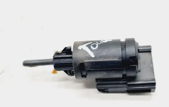 Volkswagen Touareg I Brake pedal sensor switch 1J0945511D