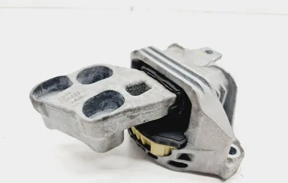 Mercedes-Benz B W246 W242 Engine mount bracket A246624002 246624002