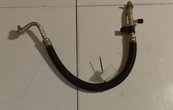 Renault Fluence Air conditioning (A/C) pipe/hose 924543922R